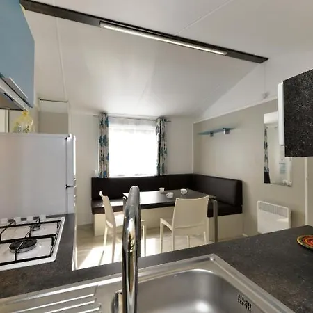 Camping Les Lacs *****