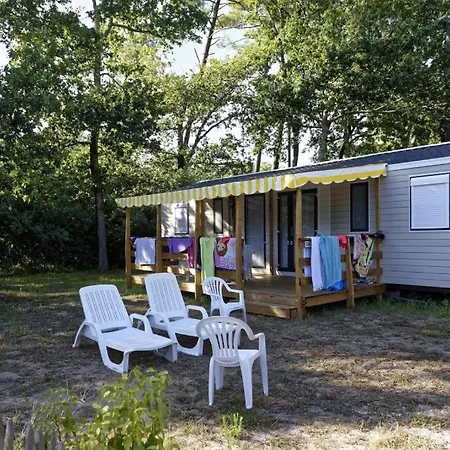 Camping Les Lacs ***** Camping *